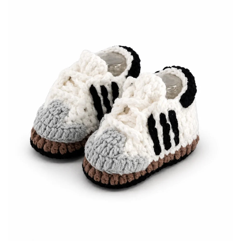 Kraamcadeau Set Neutraal, 2 paar gehaakte babysneakers